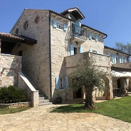 Lamija Comfortable Holiday Villa Porec