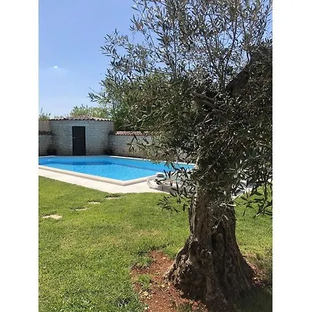 Lamija Comfortable Holiday Villa